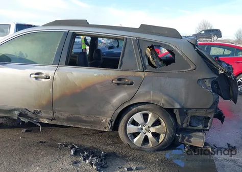 2011 Subaru Outback 2.5I Limited z USA, uszkodzony, nr VIN 4S4BRCJC8B3442854